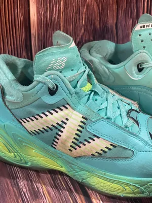 New Balance Fresh Foam BB v2 Cyber Jade Mens Size 5.5 Basketball Shoes Preowned thumbnail 3
