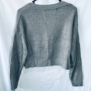 Wild Fable Gray Cropped V-Neck Sweater M thumbnail 2