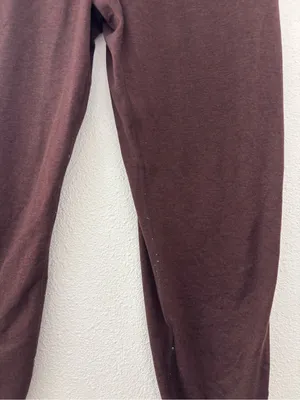 Vuori performance joggers in mahogany heather thumbnail 4