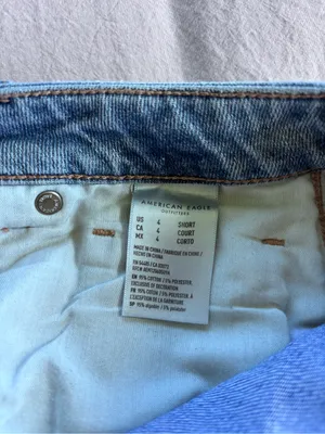 American Eagle Outfitters Distressed Mom Jeans thumbnail 6