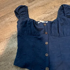 ATR the label‎ small blue top thumbnail 2