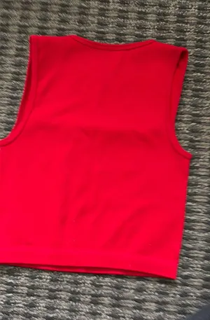 Red Top Sleeveless Size XS thumbnail 2