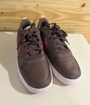 Nike Court Sneakers thumbnail 1