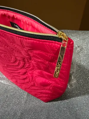 Lancôme hot pink quilted cosmetics pouch NWT thumbnail 2