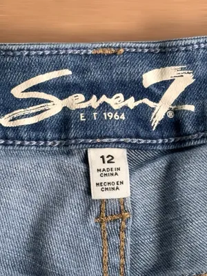 Seven7 Women’s Size 12 Blue Denim Cuffed Hem Relaxed Bermuda Shorts Americana thumbnail 6