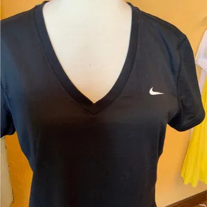 Nike top thumbnail 2