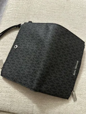Michael Kors Wristlet thumbnail 4