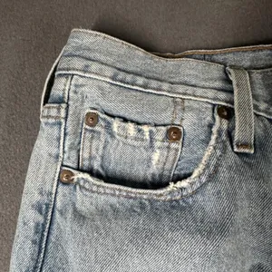 Levis 501 Skinny Jeans Womens 28 Premium Light Button Fly High Rise Distressed thumbnail 3