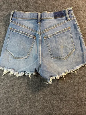 Abercrombie & Fitch Shorts Women's 24 00 Short High Rise Curve Love Distressed thumbnail 2