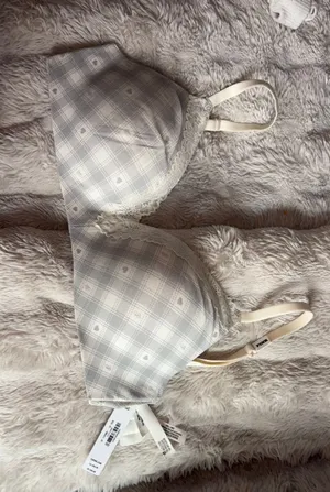 Victoria's Secret PINK Bra thumbnail 1