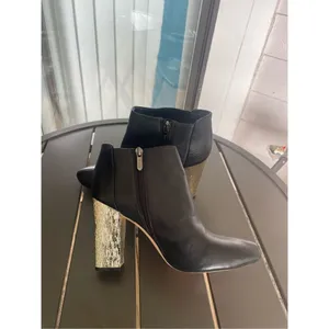 Circus By Sam Edelman Ankle Booties Block Heel Pointed Toe Black/ Gold 8.5M thumbnail 10