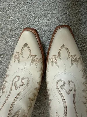 Women’s Cream Western-Style Leather Ankle Boots thumbnail 5