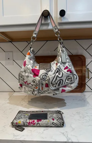 Coach Poppy graffiti heart print hobo bag & Wallet pink orange accents Y2K thumbnail 1