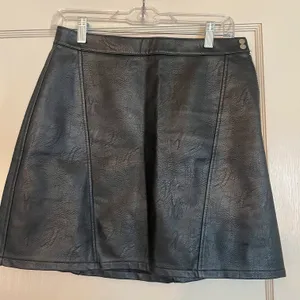 Leather Skirt thumbnail 1