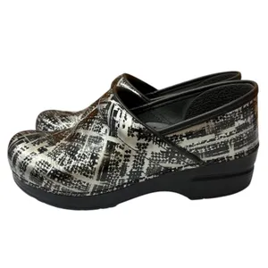 Dansko Women's Black Silver Metallic Abstract‎ Crisscross Workwear Clogs 38 thumbnail 3