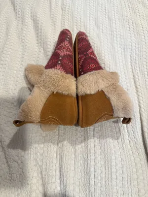 Ariat Women's Snuggle Bootie Slippers Red Aztec Print thumbnail 6