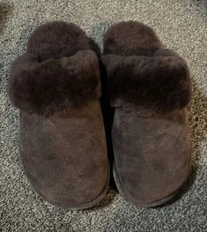 BearPaw Brown Suede Shearling Lined Women's Slippers thumbnail 1
