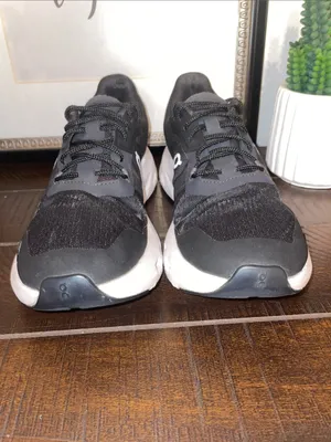 On Running Cloudpulse Women's Running Shoes Sneakers - Black/White Size 8 thumbnail 4