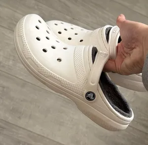White Crocs Shoes Clogs with Fleece Lining M7 W9 thumbnail 1