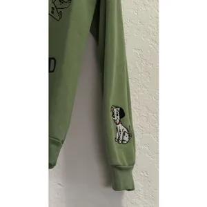 Disney Women's Green 101 Dalmations London Crewneck L/S Sweatshirt Size S thumbnail 3