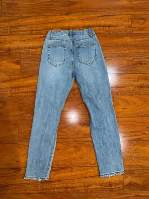 Wild Fable Women’s Light Wash Distressed Straight Leg Jeans Size 00 thumbnail 3