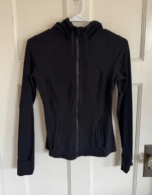 Lululemon black hooded nulu Define Jacket size 4.‎ thumbnail 1