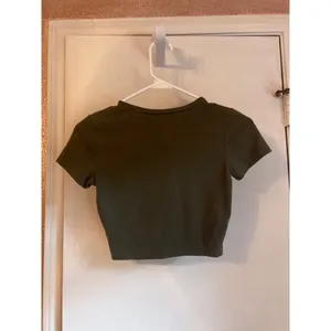 Wild Fable Olive Green Cropped T-Shirt XS Cotton/Spandex Short Sleeve thumbnail 4