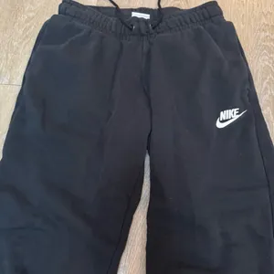 Nike Black Jogger Sweatpants thumbnail 3