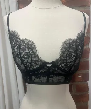 Victorias Secret Lace bra thumbnail 1