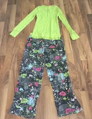Matching PJ's Size M thumbnail 1