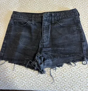 Jean shorts Size 6 thumbnail 1