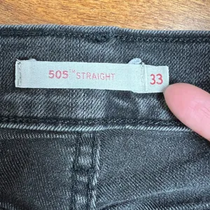 Levis 505 Straight Jeans Womens 33 Charcoal Black Gray High Rise Stretch Crop‎ thumbnail 11