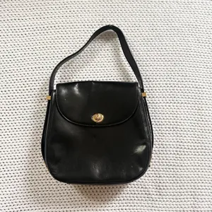 HOBO Smooth Glossy Leather Saddle Front Flap Adjustable Shoulder Strap Bag thumbnail 3