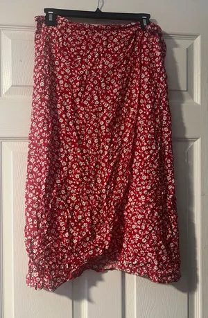 New Look Red and White Floral Midi Skirt thumbnail 1