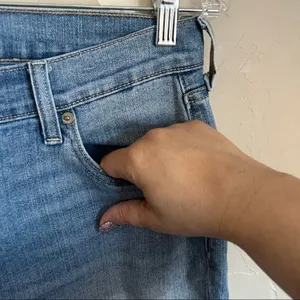 Old‎ Navy Boyfriend Glacier Cropped Denim Jeans thumbnail 3