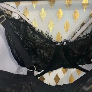Victoria’s Secret dream angels push-up without padding lacy bra size 36DD thumbnail 5