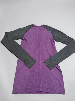 Lululemon Swiftly‎ Tech Long Sleeve Shirt Size 4 Purple Grey thumbnail 2