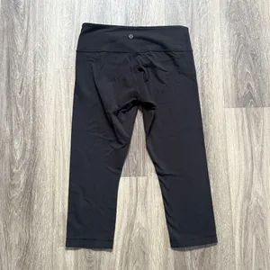 Lululemon Black mid rises Capris Athletic Cropped Leggings 8 thumbnail 4