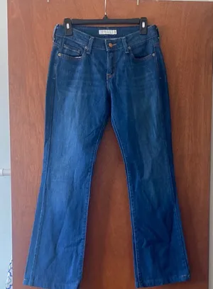 Levi, Size 4 Medium Blue Flare Wide Leg Jeans with Classic Denim Look thumbnail 1