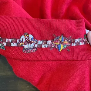 Vintage USA Nutcracker Graphic Christmas Sweater Red Holiday Bow Wreath Glitter thumbnail 9