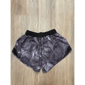 Lululemon Hotty Hot High-Rise Lined Short 4" Tall Grey Black Abstract Print Sz 6 thumbnail 3