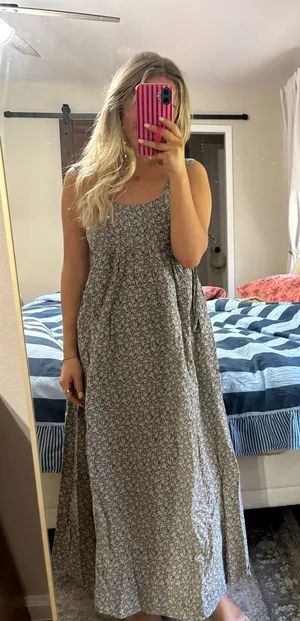 Field of Roses Floral Sleeveless Midi Dress thumbnail 2