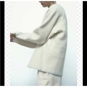 Zara ivory off white ivory oversized boucle crew neck sweatshirt sweater thumbnail 4