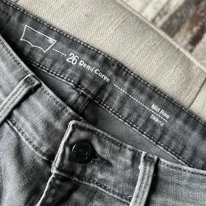 Levis Women Demi Curve Mid Rise Skinny Grey Patchwork Jeans‎ thumbnail 4
