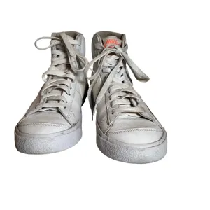 Nike Blazer Mid 77 Womens 8.5 White Sail High Top Sneakers DC1421-100 thumbnail 2