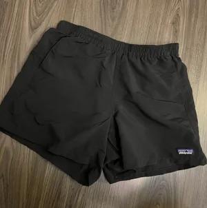 Patagonia barely baggies shorts 5” thumbnail 1