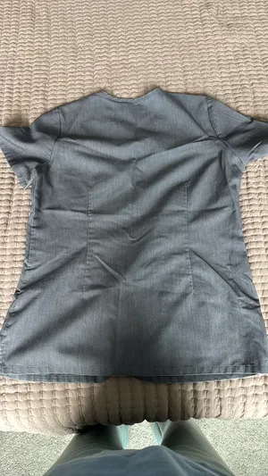 FIGS Scrub Top thumbnail 2