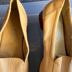 Michelle D‎ Womens Tan Beige Leather Square Toe Loafers Low Block Heel SZ 7 thumbnail 6