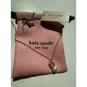 Kate Spade Disney collab Necklace Gold Daisy Flower Faux Pearl Drop Pendant gift thumbnail 2
