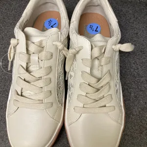 Dolce Vita Cream Women's Sneakers thumbnail 2